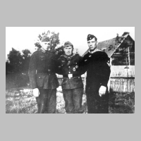 080-0066 Drei Urlauber fuer ein paar Tage in Pregelswalde..jpg